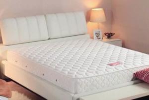 警惕！這些不合格品牌床墊甲醛超標7倍，家具加工隱患不容忽視